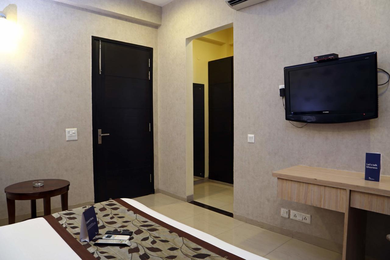 Fabhotel Signature Cyber Park Delhi  Exterior foto