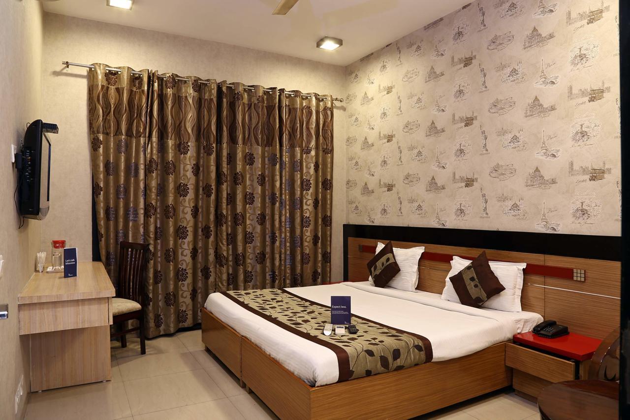 Fabhotel Signature Cyber Park Delhi  Exterior foto