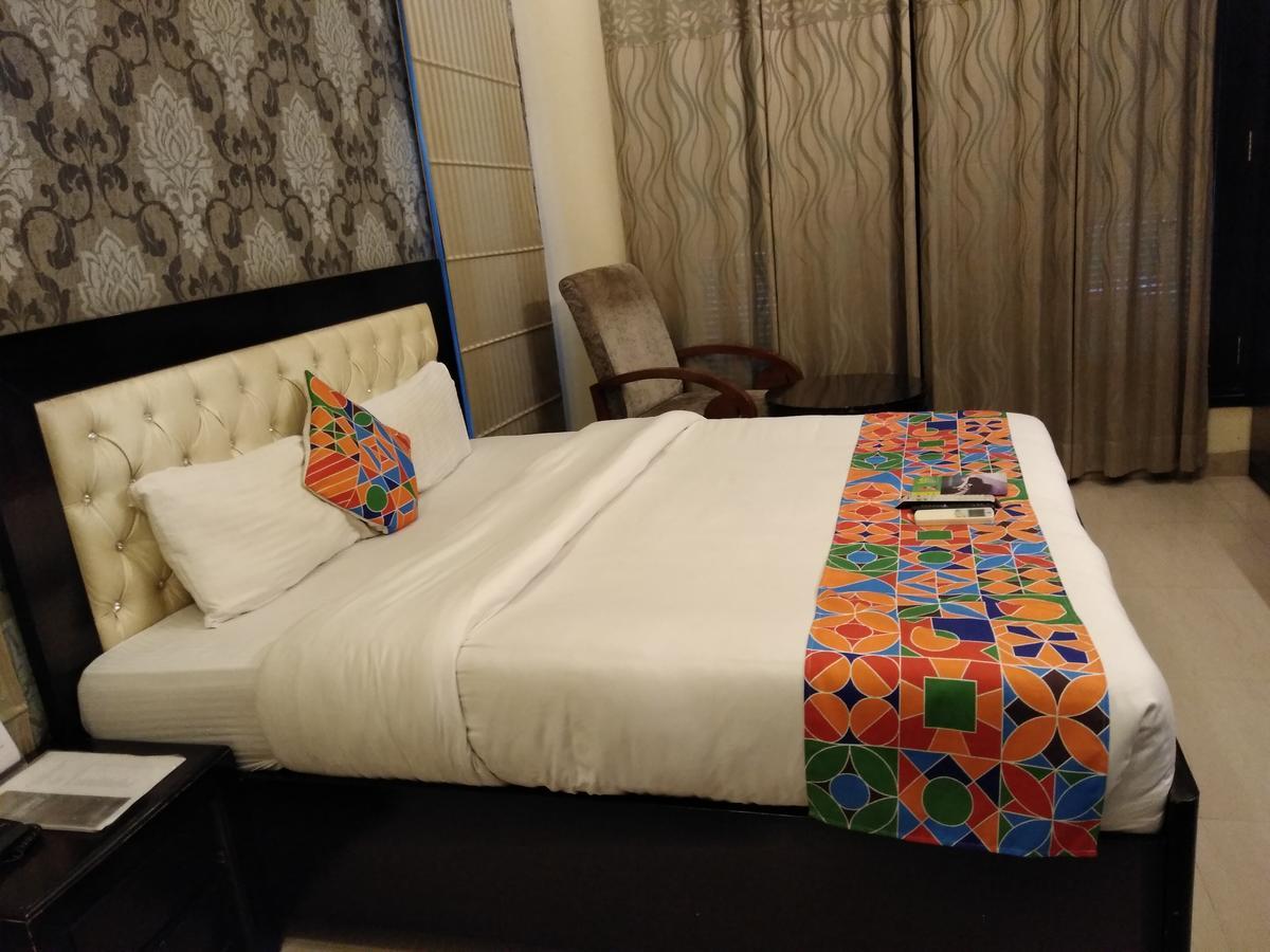 Fabhotel Signature Cyber Park Delhi  Zimmer foto