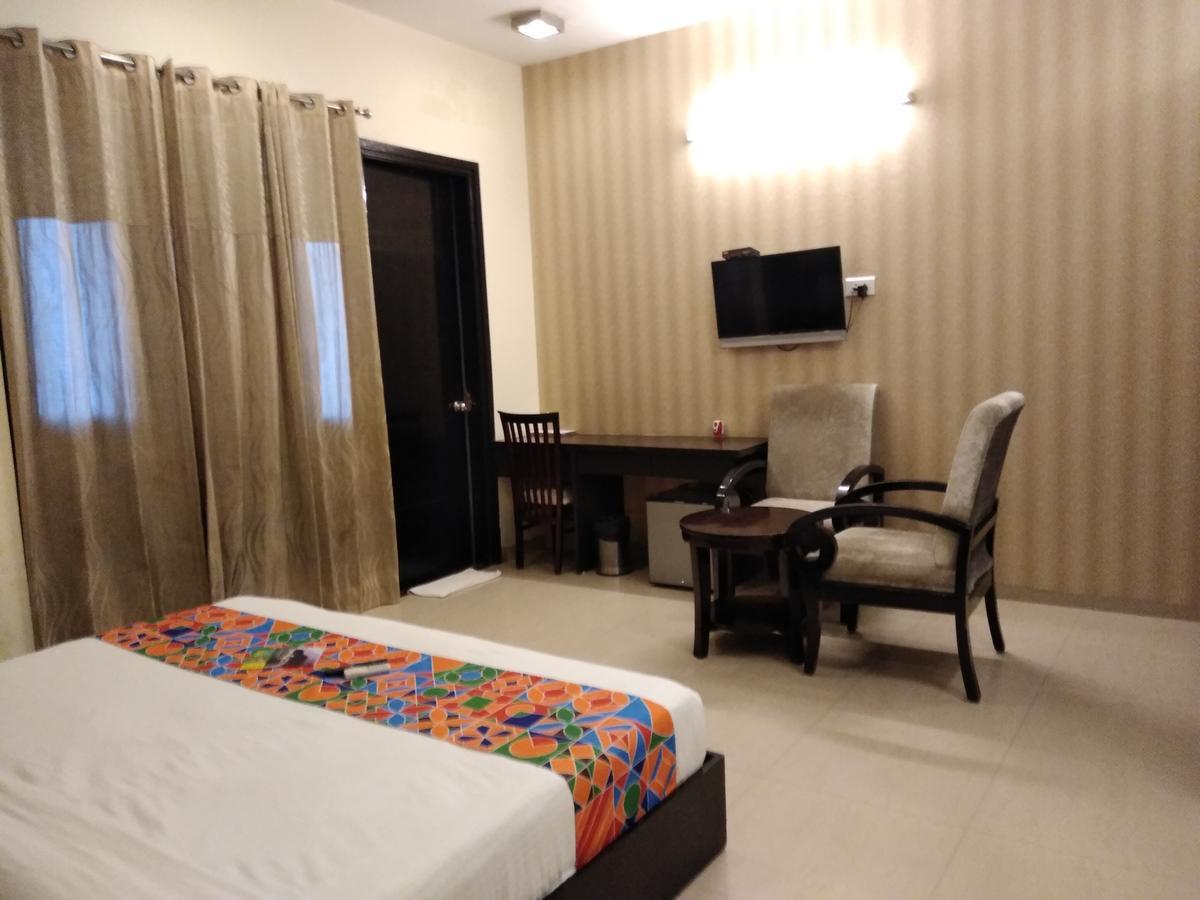 Fabhotel Signature Cyber Park Delhi  Zimmer foto