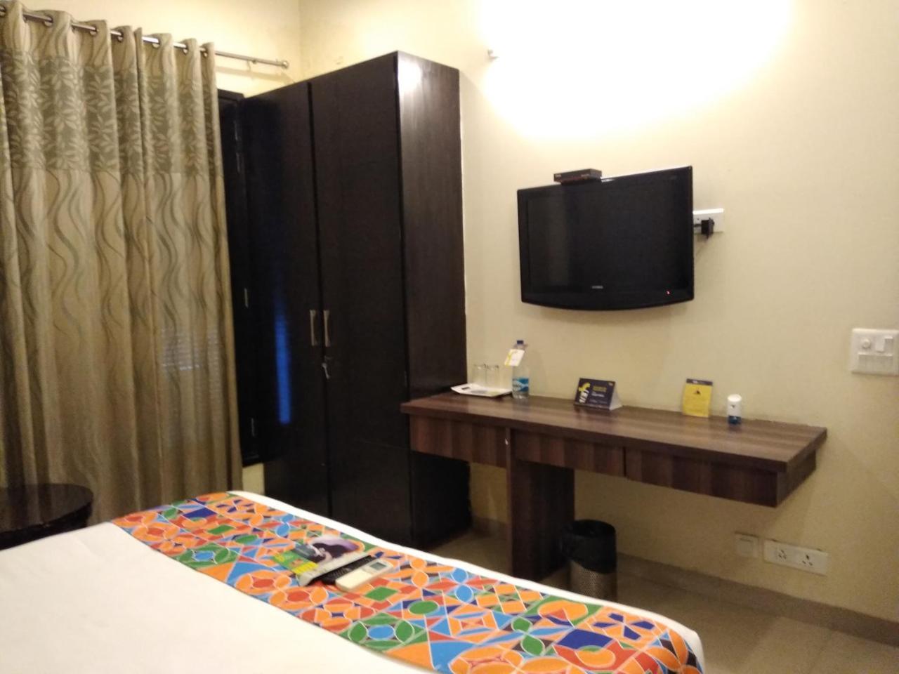 Fabhotel Signature Cyber Park Delhi  Zimmer foto