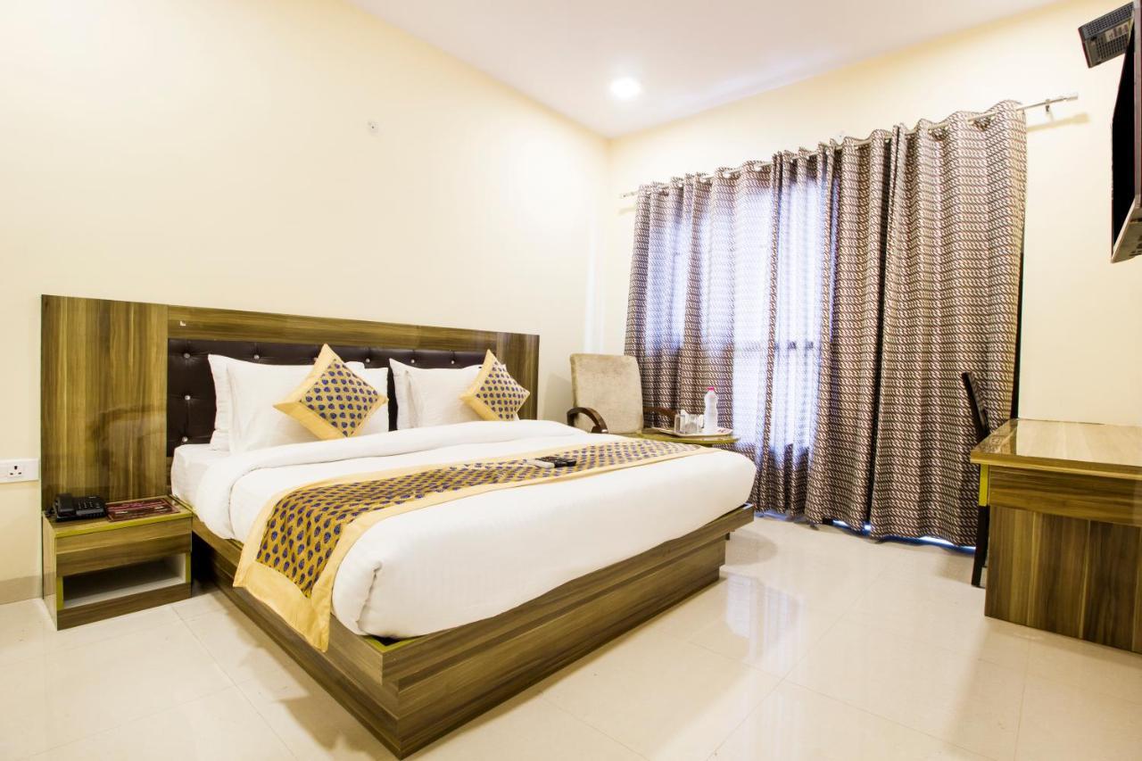 Fabhotel Signature Cyber Park Delhi  Exterior foto